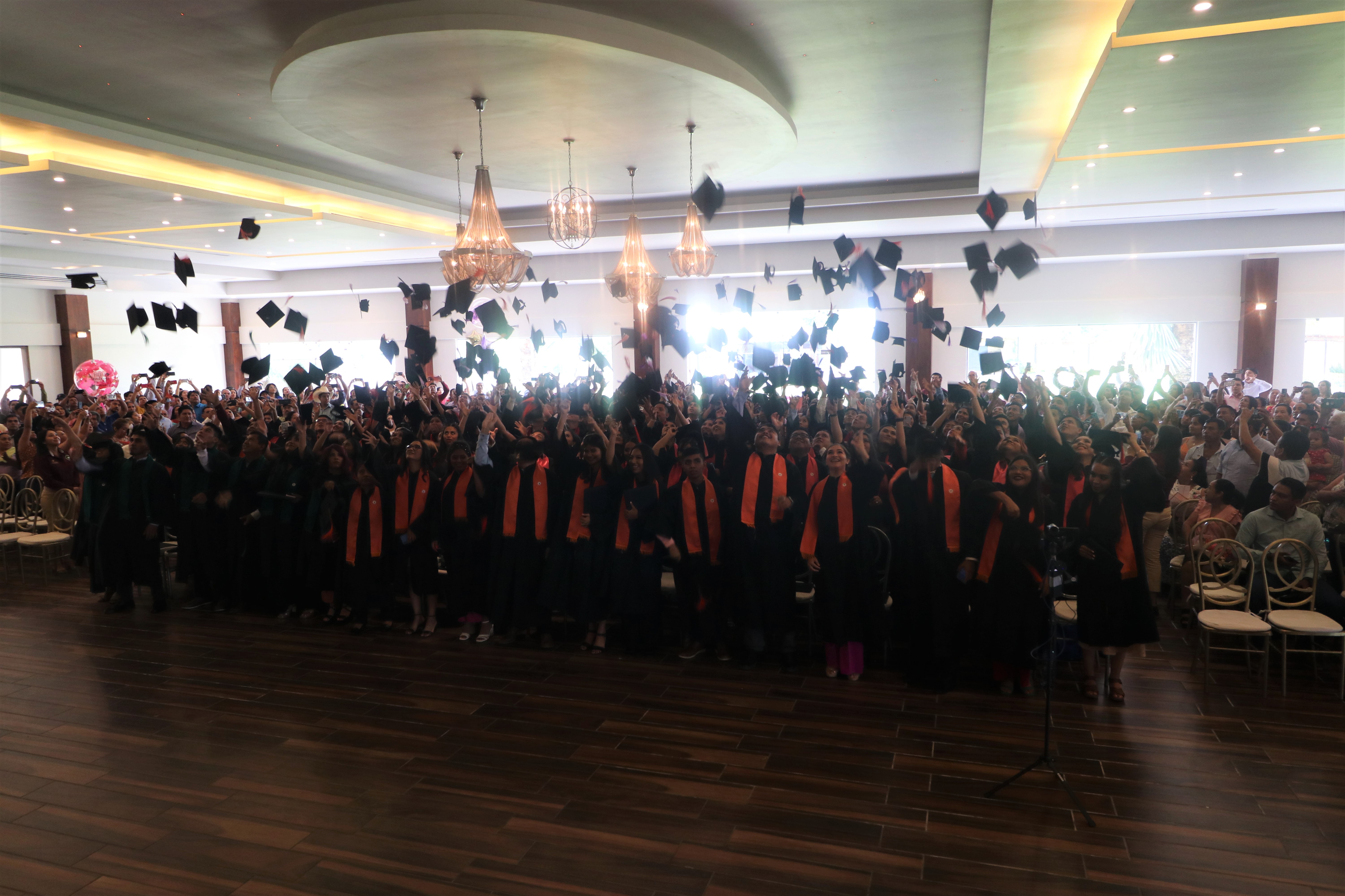 Ceremonia de Graduación y Toma de Protesta de la Decimo Tercera Generación de las Licenciaturas e Ingenierías 2019-2023